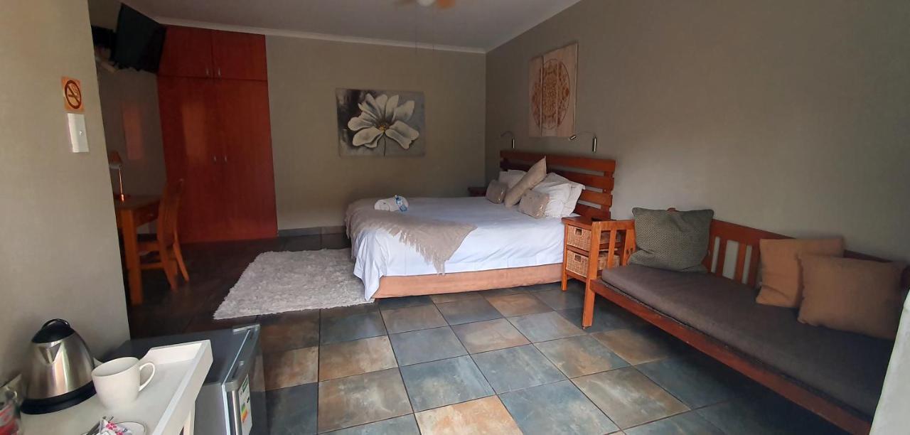 Aero Lodge Guest House Middelburg  Zewnętrze zdjęcie